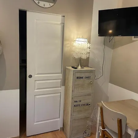 Petit A La Campagne *